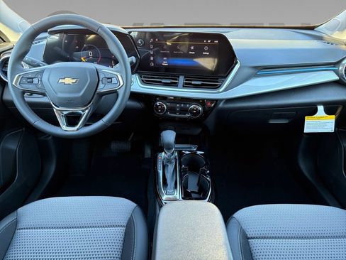 New 2026 Chevrolet Trax LT w/ Driver Confidence Package FWD image 3