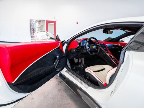 Used 2023 Ferrari Roma image 35