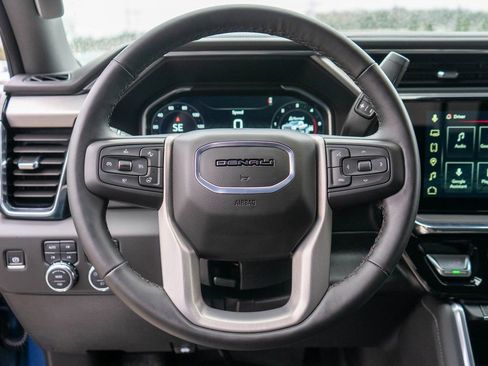 Used 2025 GMC Sierra 2500 Denali w/ Denali Reserve Package AWD/4WD image 17