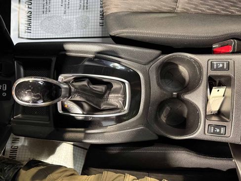 Used 2019 Nissan Rogue SV AWD/4WD image 29