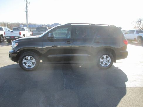 Used 2015 Toyota Sequoia SR5 image 6