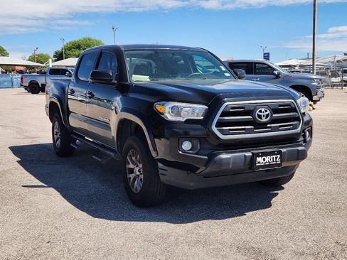 Used 2017 Toyota Tacoma SR5 w/ Tow Package image 3