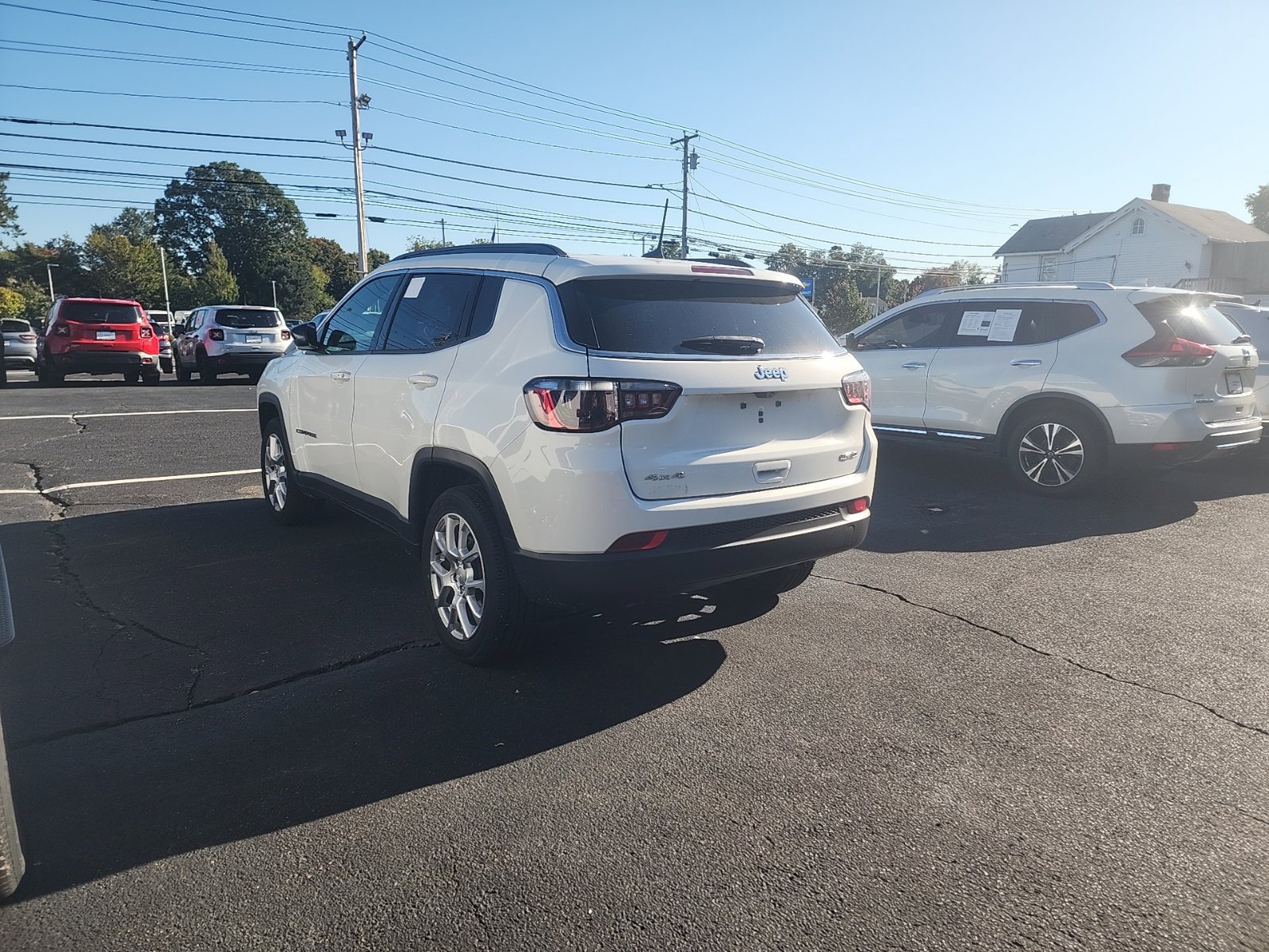 Used 2023 Jeep Compass Latitude AWD/4WD image 4