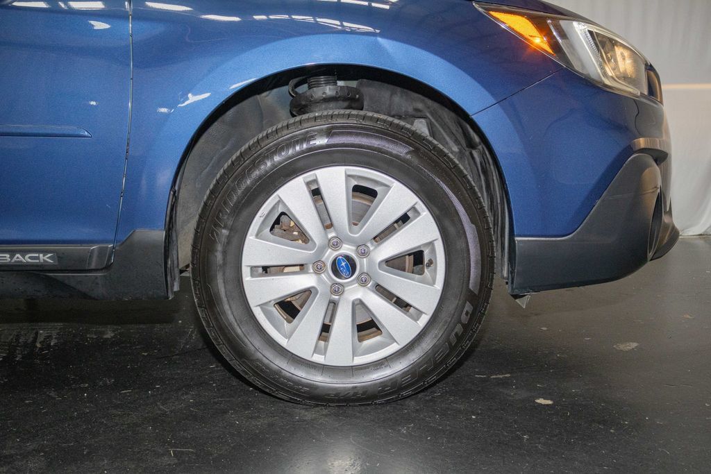 Used 2019 Subaru Outback 2.5i AWD/4WD image 6