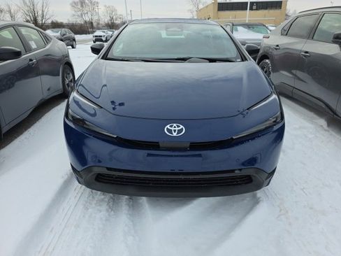 New 2026 Toyota Prius LE image 2