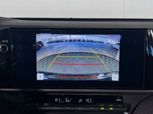 Used 2025 Toyota Camry SE image 21