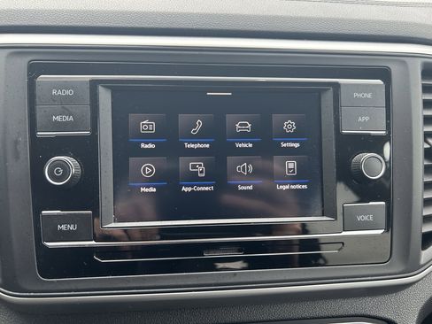 Certified 2023 Volkswagen Atlas SE image 13