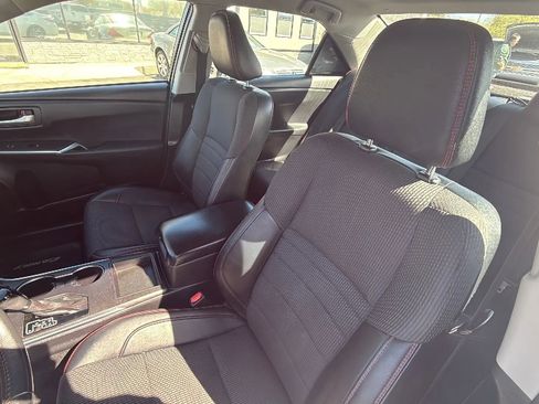 Used 2017 Toyota Camry SE FWD image 16