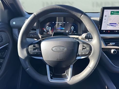 Used 2025 Ford Explorer Platinum image 17