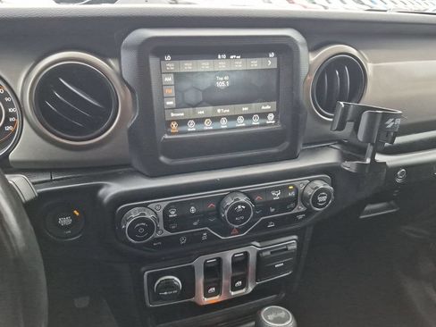 Used 2021 Jeep Wrangler Sport AWD/4WD image 17