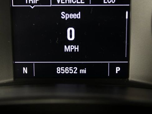 Used 2021 Chevrolet Equinox LS image 24