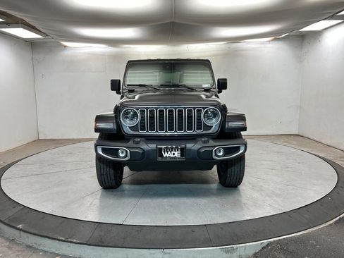 Certified 2025 Jeep Wrangler Sahara image 8