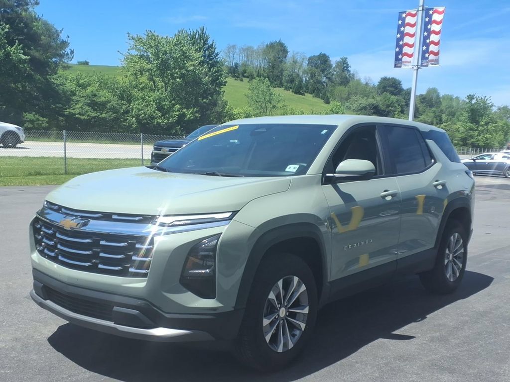 Used 2026 Chevrolet Equinox LT AWD/4WD image 4