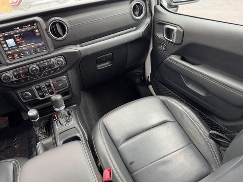 Used 2020 Jeep Wrangler Unlimited Sahara image 15