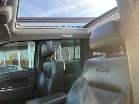 Used 2012 Jeep Liberty Limited Jet w/ Comfort/Convenience Group image 17