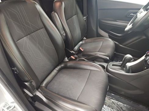 Used 2018 Chevrolet Trax LT w/ LT Convenience Package image 34