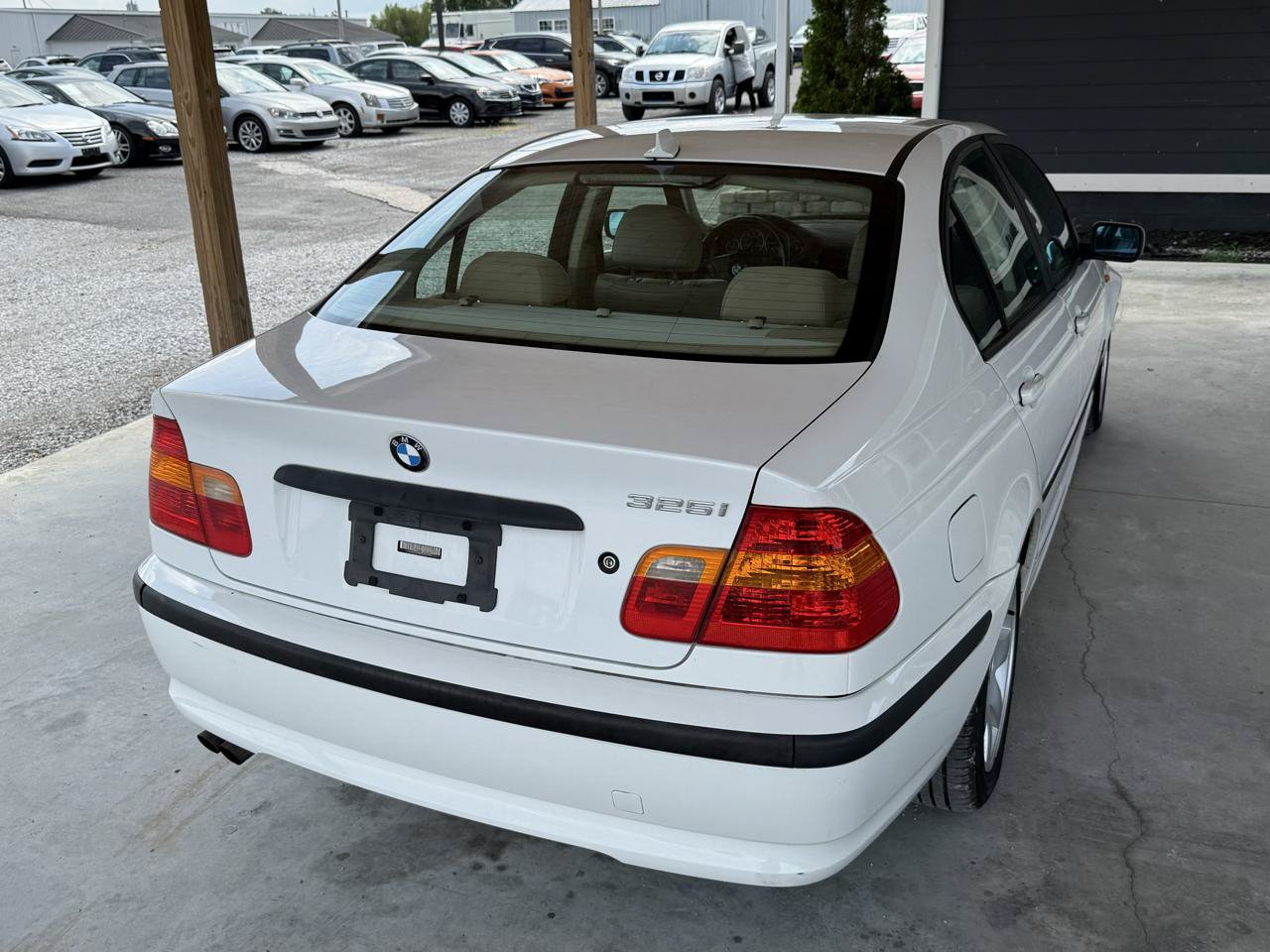Used 2003 BMW 325i Sedan RWD image 25