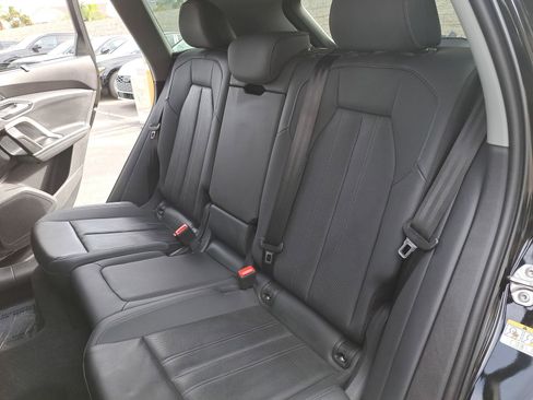 Certified 2025 Audi Q5 Prestige AWD/4WD image 14