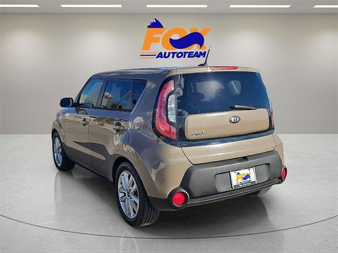 Used 2015 Kia Soul + image 3