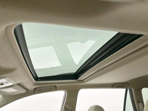 Used 2011 Toyota RAV4 2WD image 21