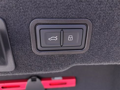 New 2025 Audi A8 L 3.0T image 32