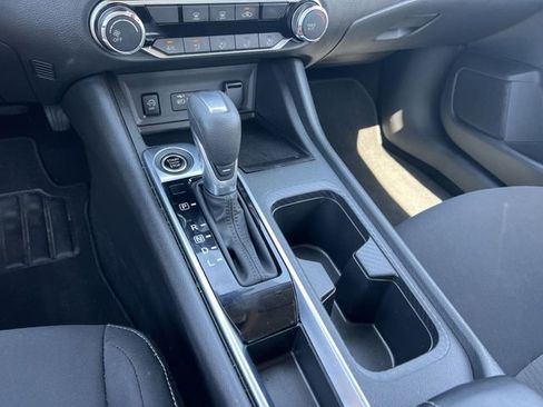 Used 2025 Nissan Sentra SV FWD image 23