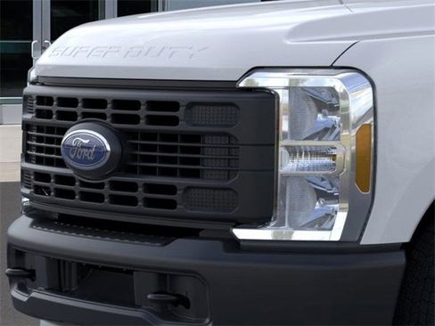Used 2023 Ford F250 XL image 17