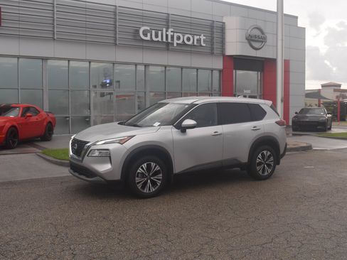 Used 2023 Nissan Rogue SV FWD image 2