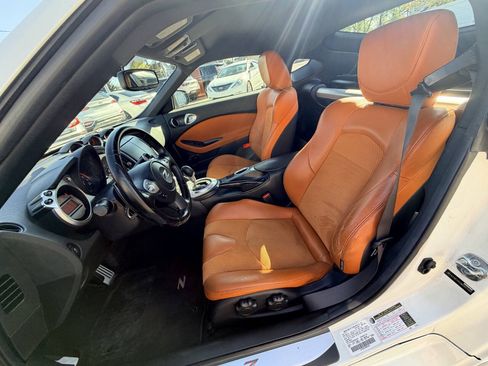 Used 2012 Nissan 370Z Touring RWD image 23