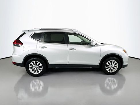 Used 2019 Nissan Rogue SV image 9