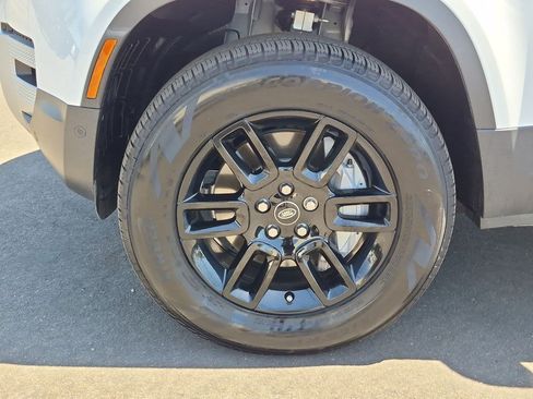 Certified 2025 Land Rover Defender 110 S AWD/4WD image 28
