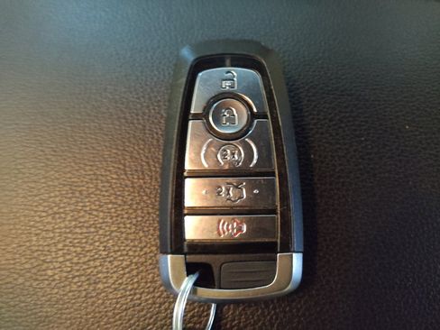 Used 2018 Ford Explorer Limited w/ Equipment Group 301A FWD image 32