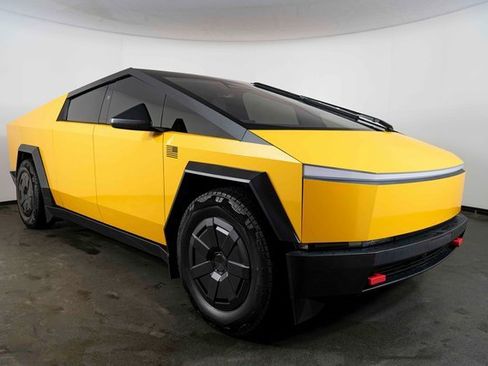 Used 2025 Tesla Cybertruck AWD Crew Cab image 2