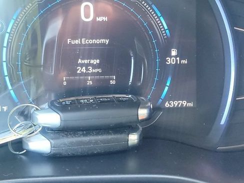 Used 2019 Hyundai Santa Fe SEL FWD image 6