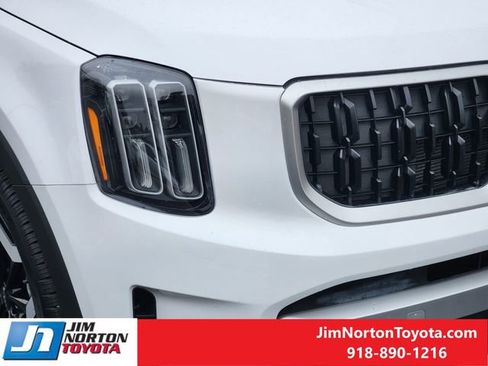 Used 2025 Kia Telluride EX image 9