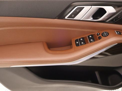 Used 2020 BMW X5 sDrive40i w/ Luxury Seating Package RWD image 17