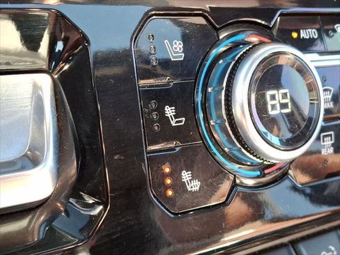 Used 2024 GMC Sierra 3500 Denali Ultimate image 19