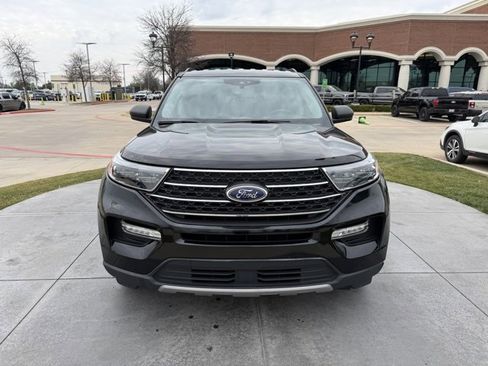 Used 2023 Ford Explorer XLT w/ Equipment Group 202A image 2