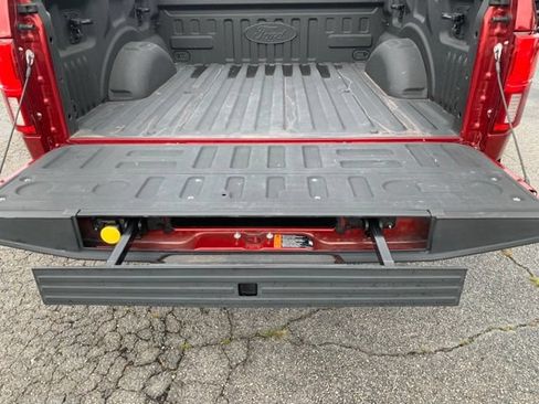 Used 2019 Ford F150 Lariat w/ Equipment Group 502A Luxury RWD image 9