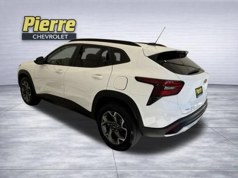 New 2026 Chevrolet Trax LT w/ Driver Confidence Package FWD image 2