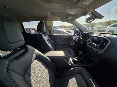 Used 2015 Chevrolet Colorado Z71 image 3