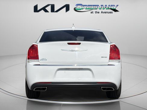 Used 2020 Chrysler 300 Touring L w/ Quick Order Package 2EF RWD image 4