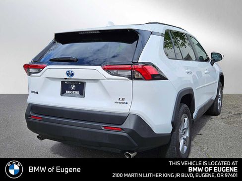 Used 2024 Toyota RAV4 LE AWD/4WD image 3