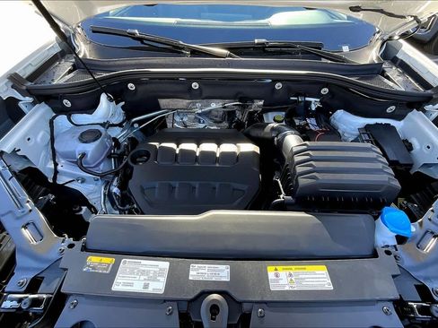 New 2026 Volkswagen Atlas Cross Sport SE FWD image 16