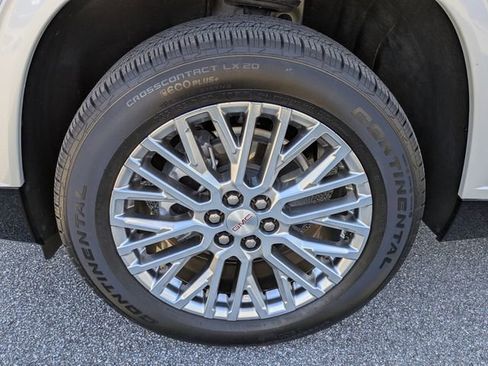 Used 2024 GMC Acadia Denali image 12