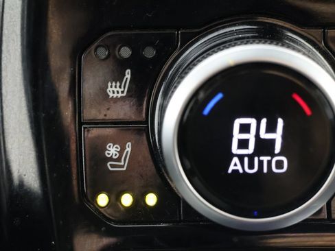 Used 2021 Toyota Highlander Limited AWD/4WD image 16