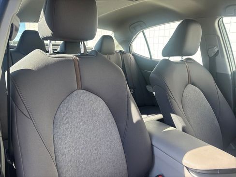 Used 2020 Toyota Camry LE image 17