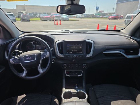 Used 2022 GMC Terrain SLE FWD image 10