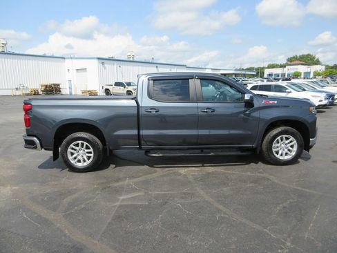 Used 2021 Chevrolet Silverado 1500 LT AWD/4WD image 2