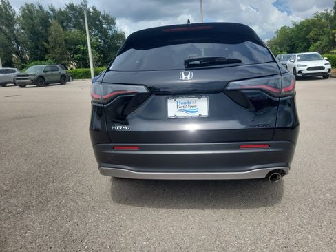 Used 2023 Honda HR-V Sport image 5